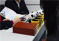 賣房留學(xué)月薪五千，出國到底值不值？