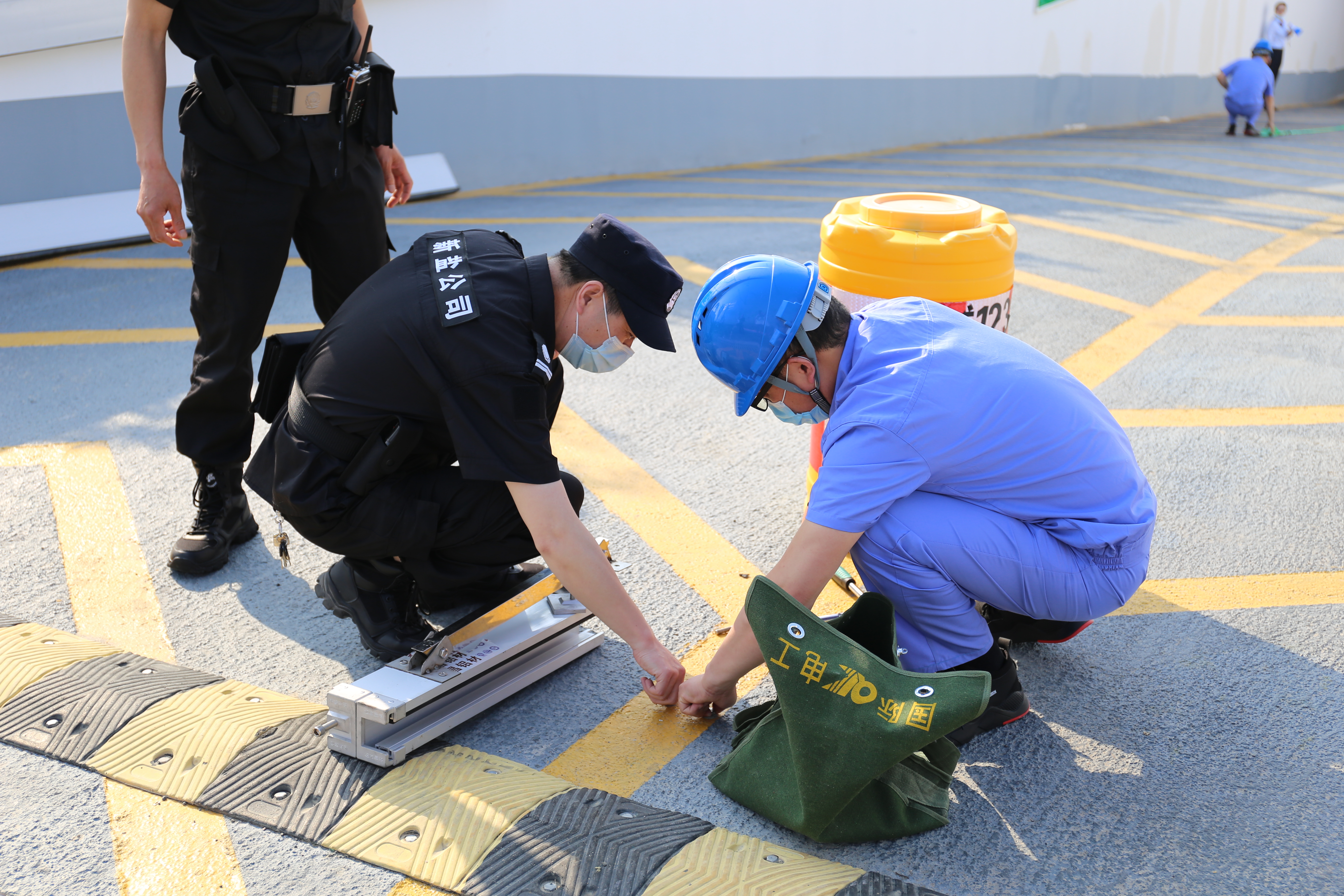 工程運維、安保人員設(shè)置擋水板1