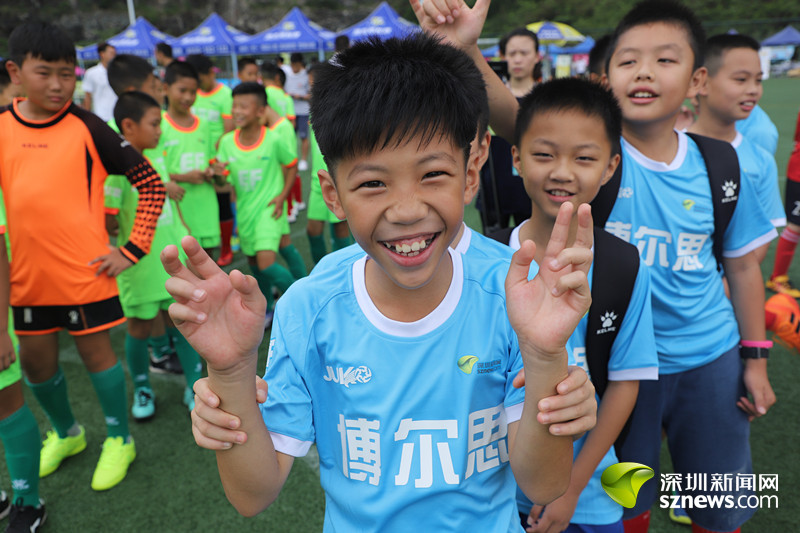  “足球讓我快樂！”